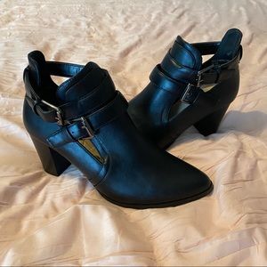 Liz Claiborne 6.5 Black Booties